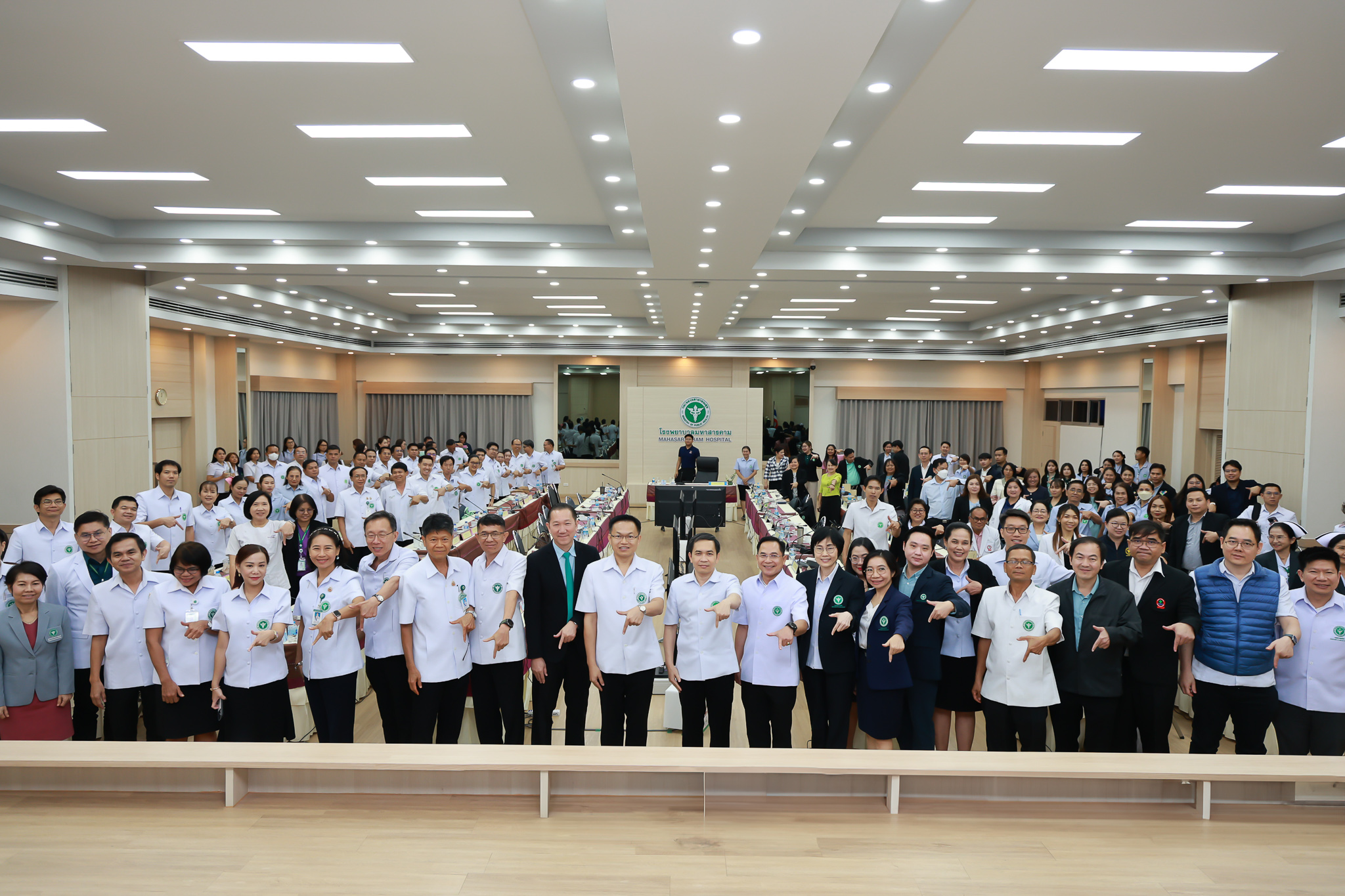 คณะผู้บริหารโรงพยาบาลมหาสารคาม ให้การต้อนรับ สาธารณสุขนิเทศก์ เขตสุขภาพที่ 7 ตรวจราชการและนิเทศงานรอบที่ 1 ปีงบประมาณ 2568